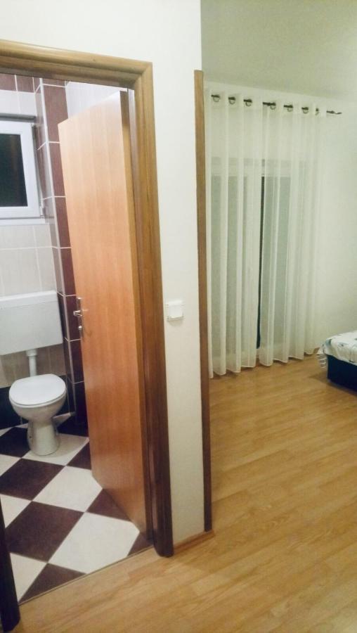 Apartmani Niko 1 Radovin Exteriér fotografie