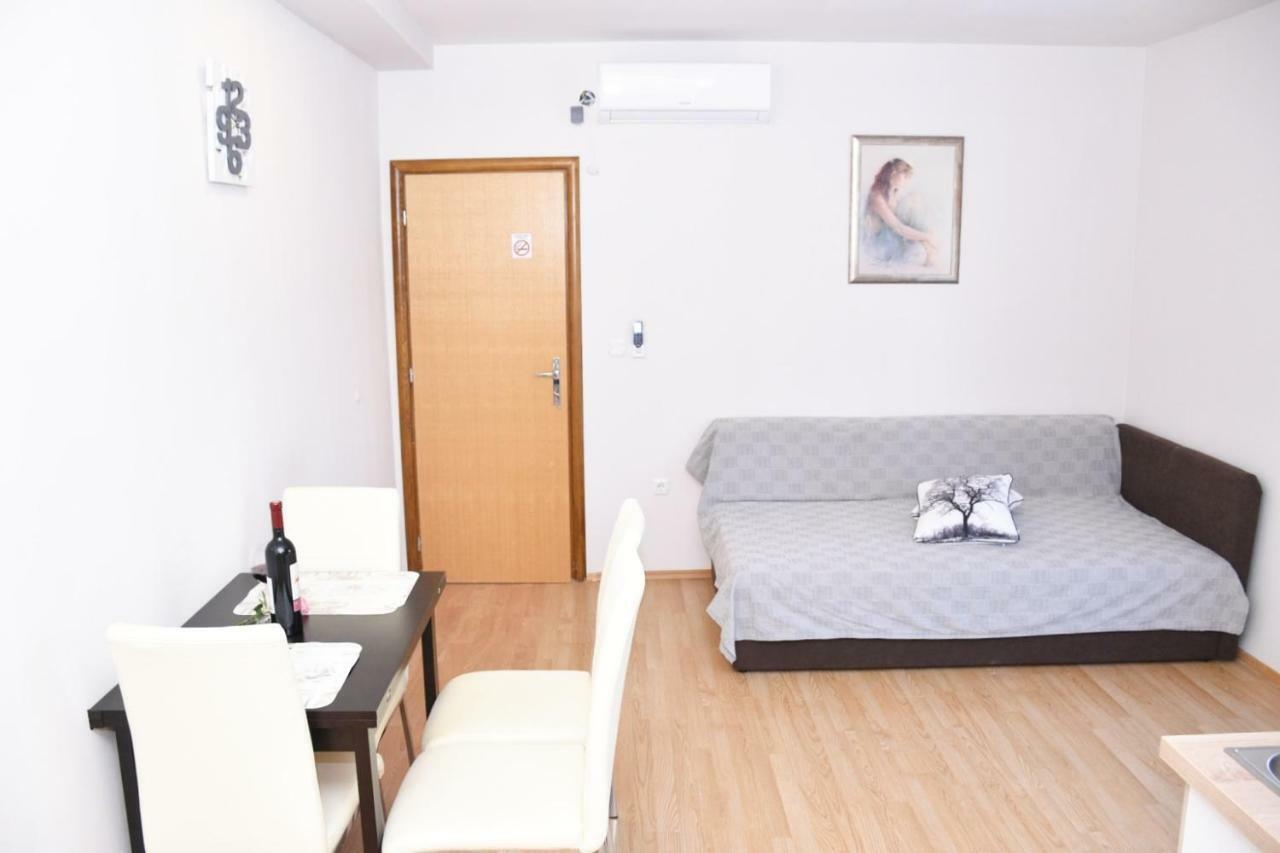 Apartmani Niko 1 Radovin Exteriér fotografie