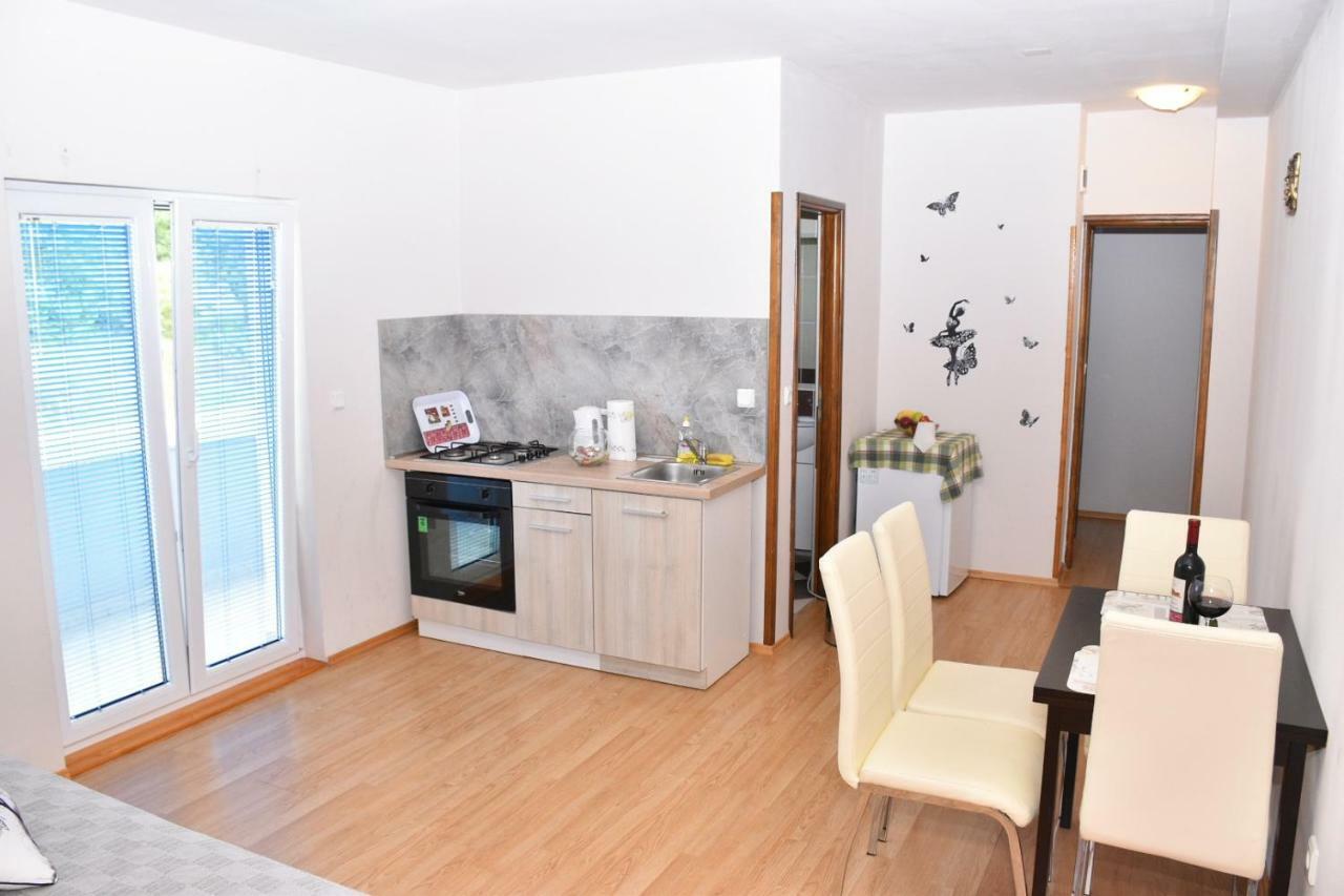 Apartmani Niko 1 Radovin Exteriér fotografie